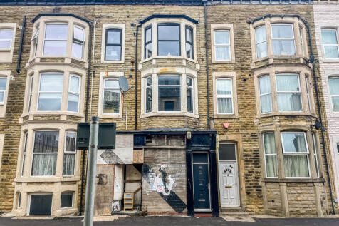 1 bedroom ground floor flat for sale