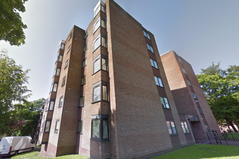 42 Benwell Close, Benwell Grange... 3 bed flat for sale