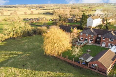 6 bedroom detached house for sale
