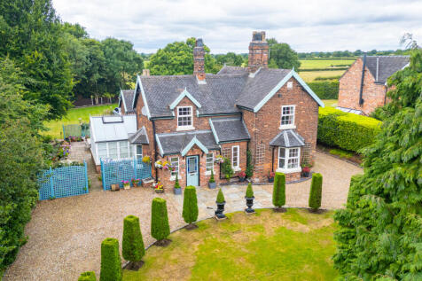 Ivy Cottage, Street Lane, Lower Whitley 4 bed detached house for sale
