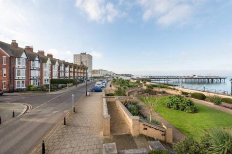 5 bedroom terraced house for sale