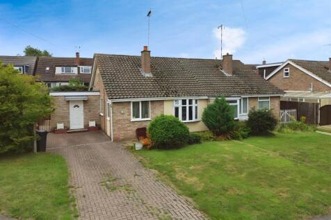 2 bedroom semi-detached bungalow for sale