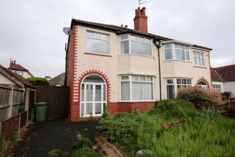 Balmoral Drive, Southport PR9 3 bed semi