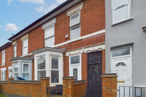 4 bedroom terraced house for sale