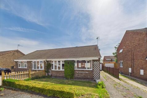 2 bedroom semi-detached bungalow for sale