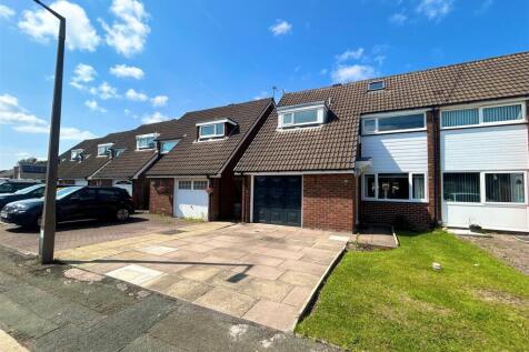 3 bedroom mews property for sale