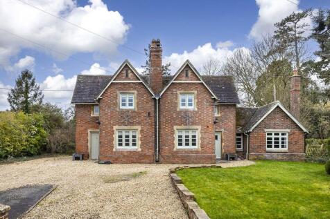 Dorsington Road, Pebworth... 4 bed detached house for sale