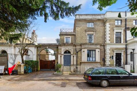 6 bedroom block of apartments for sale