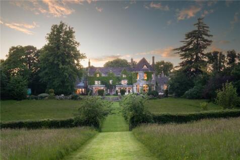 8 bedroom detached house for sale