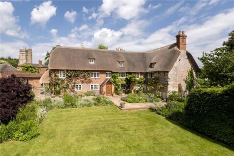 6 bedroom detached house for sale