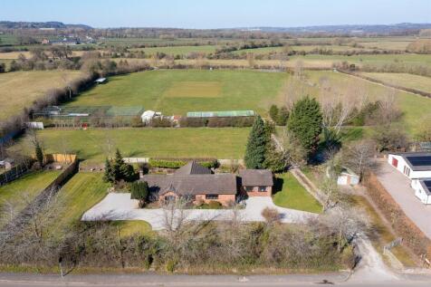 4 bedroom detached bungalow for sale