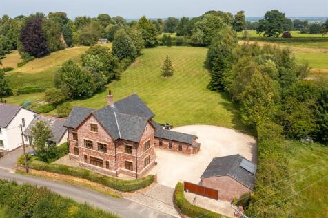 6 bedroom detached house for sale
