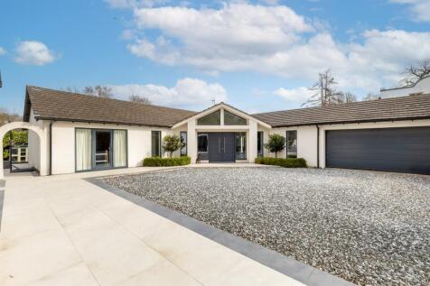 4 bedroom detached bungalow for sale