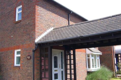 4 bedroom end of terrace house for sale