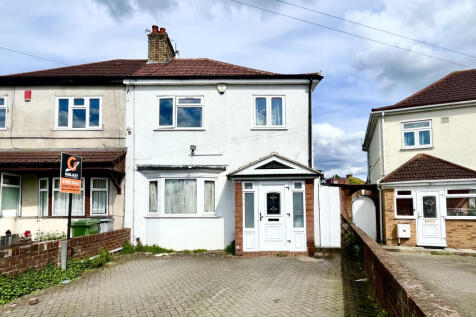 3 bedroom semi-detached house for sale