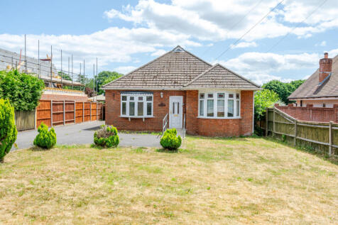 4 bedroom detached bungalow for sale