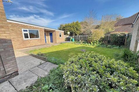 Carlson Gardens, Lutterworth 2 bed detached bungalow for sale