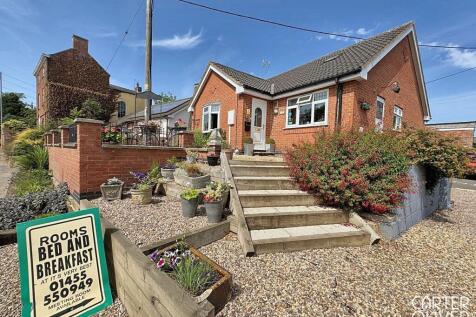 Lutterworth Road, Walcote, LE17 4 bed detached bungalow for sale