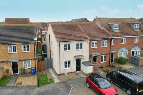 19 Murrayfield Gardens, Whitby 3 bed end of terrace house for sale