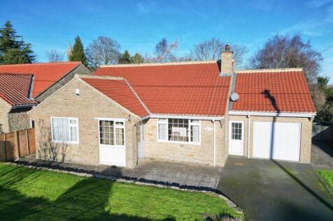 Red Lea, Beacon Way, Sneaton 2 bed detached bungalow for sale