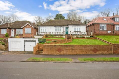 29 Furze View, Chorleywood... 3 bed bungalow for sale