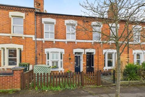 Henry Street, Gloucester 3 bed terraced house for sale