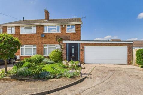 Kimberley Close, Longlevens, Gloucester 3 bed semi