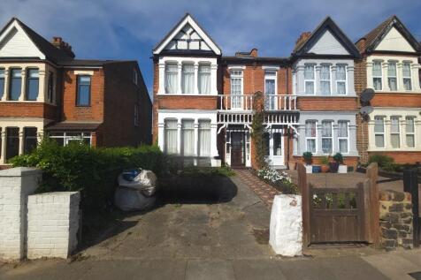 Ilfracombe Avenue, Southend on Sea... 3 bed end of terrace house for sale