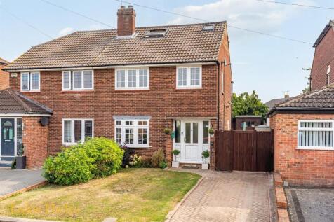4 bedroom semi-detached house for sale