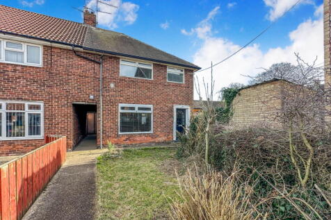Dunmow Close, Hull HU8 3 bed end of terrace house for sale
