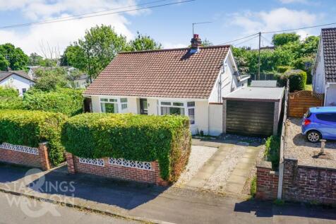 4 bedroom detached bungalow for sale