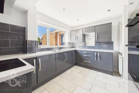 Coronation Crescent, Hempnall, Norwich 5 bed end of terrace house for sale