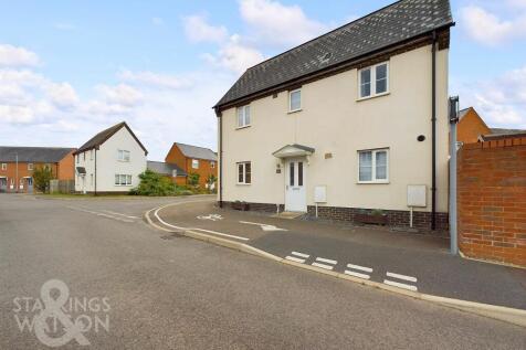 Harvest Way, Harleston, IP20 2 bed link detached house for sale