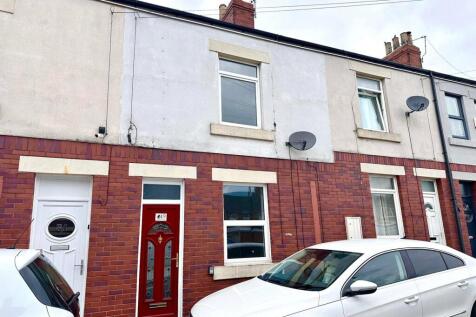 Grays Road, Carlton, Barnsley, S71 3 bed terraced house for sale