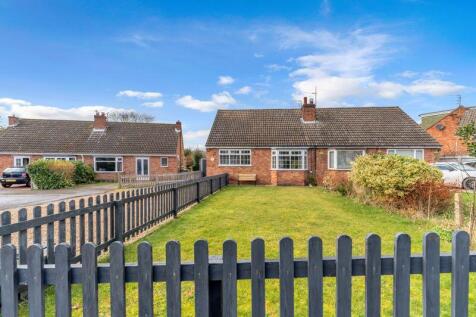3 bedroom semi-detached bungalow for sale