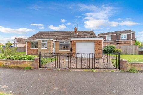 2 bedroom detached bungalow for sale