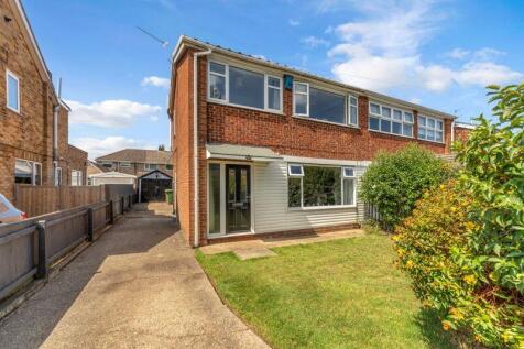 3 bedroom semi-detached house for sale