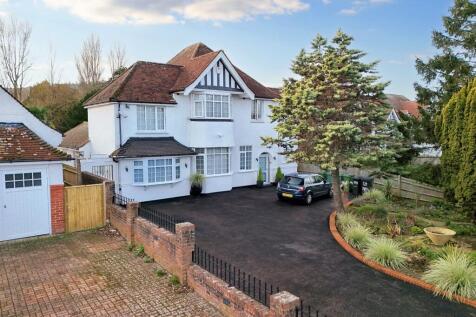 6 bedroom detached house for sale