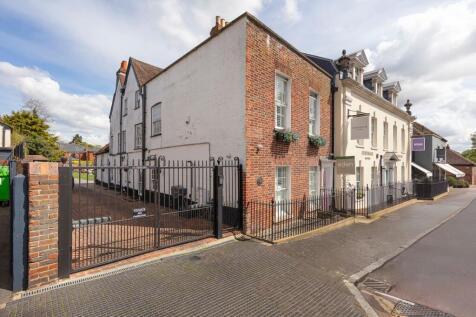 5 bedroom semi-detached house for sale