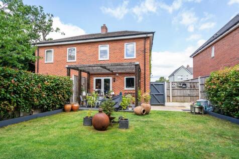Webb Grove, Hockley Heath, Solihull 3 bed semi