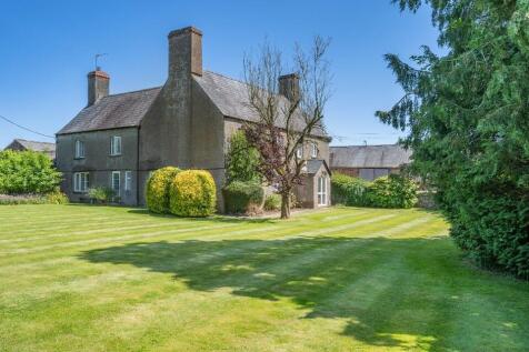 4 bedroom farm house for sale