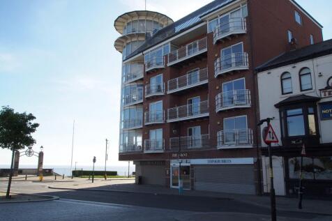 3 bedroom flat for sale