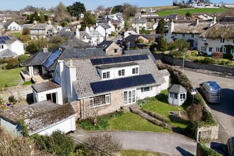 4 bedroom detached bungalow for sale