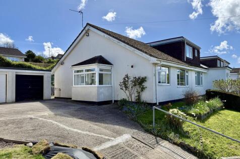 2 bedroom semi-detached bungalow for sale