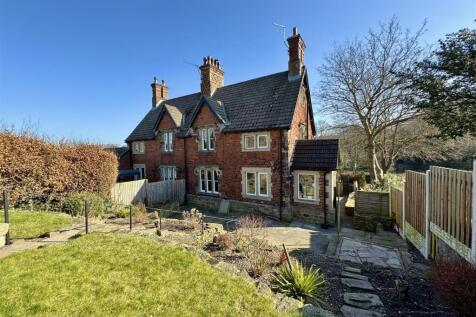 Tivy Dale, Cawthorne, Barnsley, S75 4EH 3 bed semi