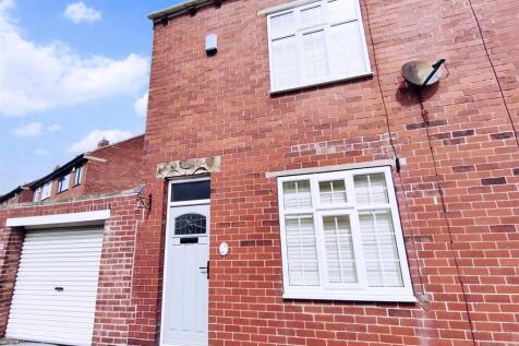 Alan Road, Darton, Barnsley 2 bed end of terrace house for sale