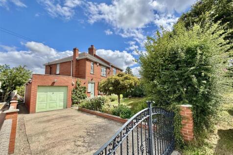 Bar Lane, Staincross, Barnsley 3 bed semi
