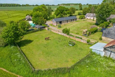 Aspenden, Buntingford SG9 5 bed equestrian property for sale