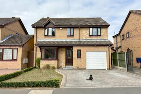 4 bedroom detached house for sale