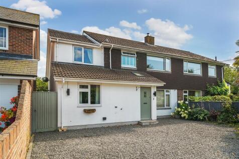 Firmount Close, Lymington SO41 4 bed semi